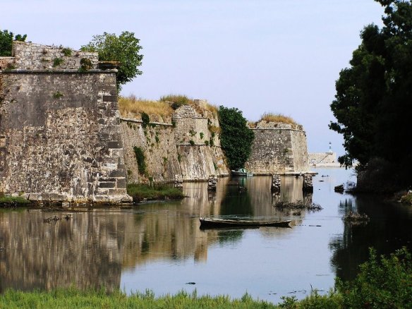 Castrul Santa Maura, șanț de apărare dinspre uscat.