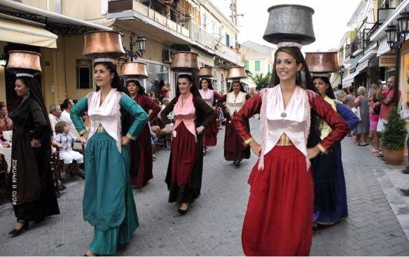 Port popular tradițional din Karya la Festivalul de Dans folcloric din Lefkada